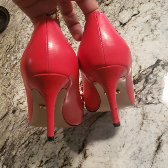 Gucci - Picture 4 of 4